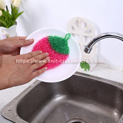 Hand Crocheted Dish Scrubber Strawberry Shaped Dish Rag Cloth Washcloth Duster Cloth Towel for Kitchen Washing Dishes Cleaning